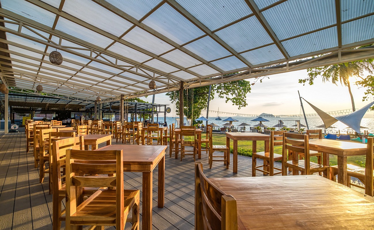 Blue Ocean Beach Bar